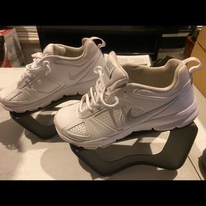 Nike T-Lite XI Shoes